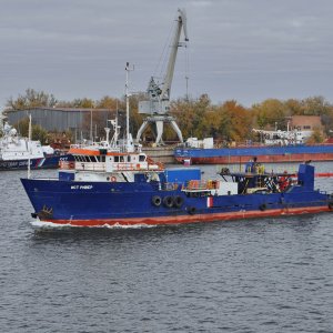 EAST RIVER-ИСТ РИВЕР