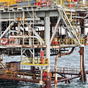 UTUE PLATFORM PREPARATION FOR MOORING