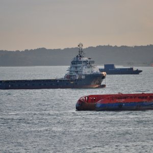 BAILEY TIDE at anchor