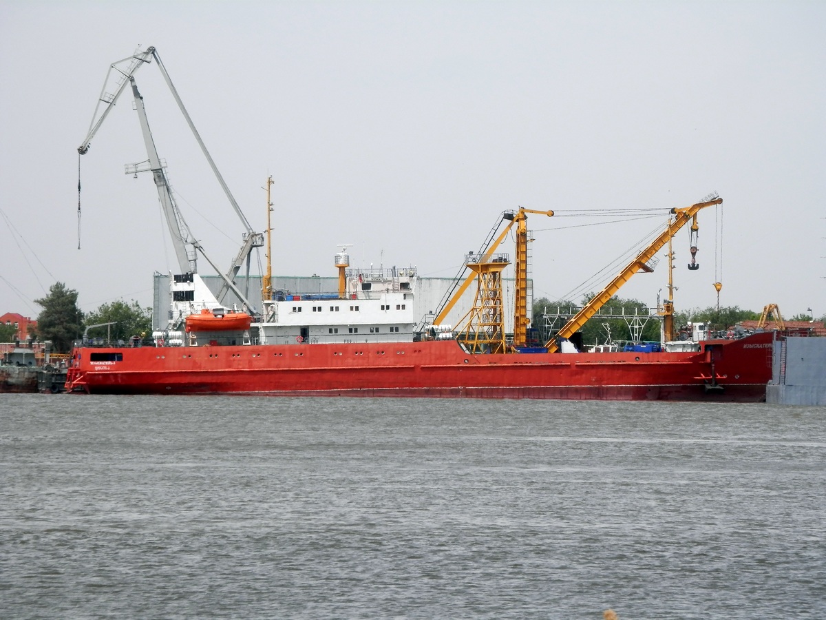 ИЗЫСКАТЕЛЬ-3