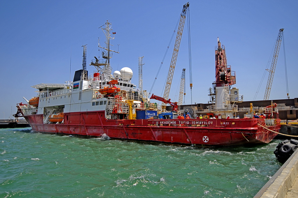 AKADEMIK TOFIQ ISMAYILOV