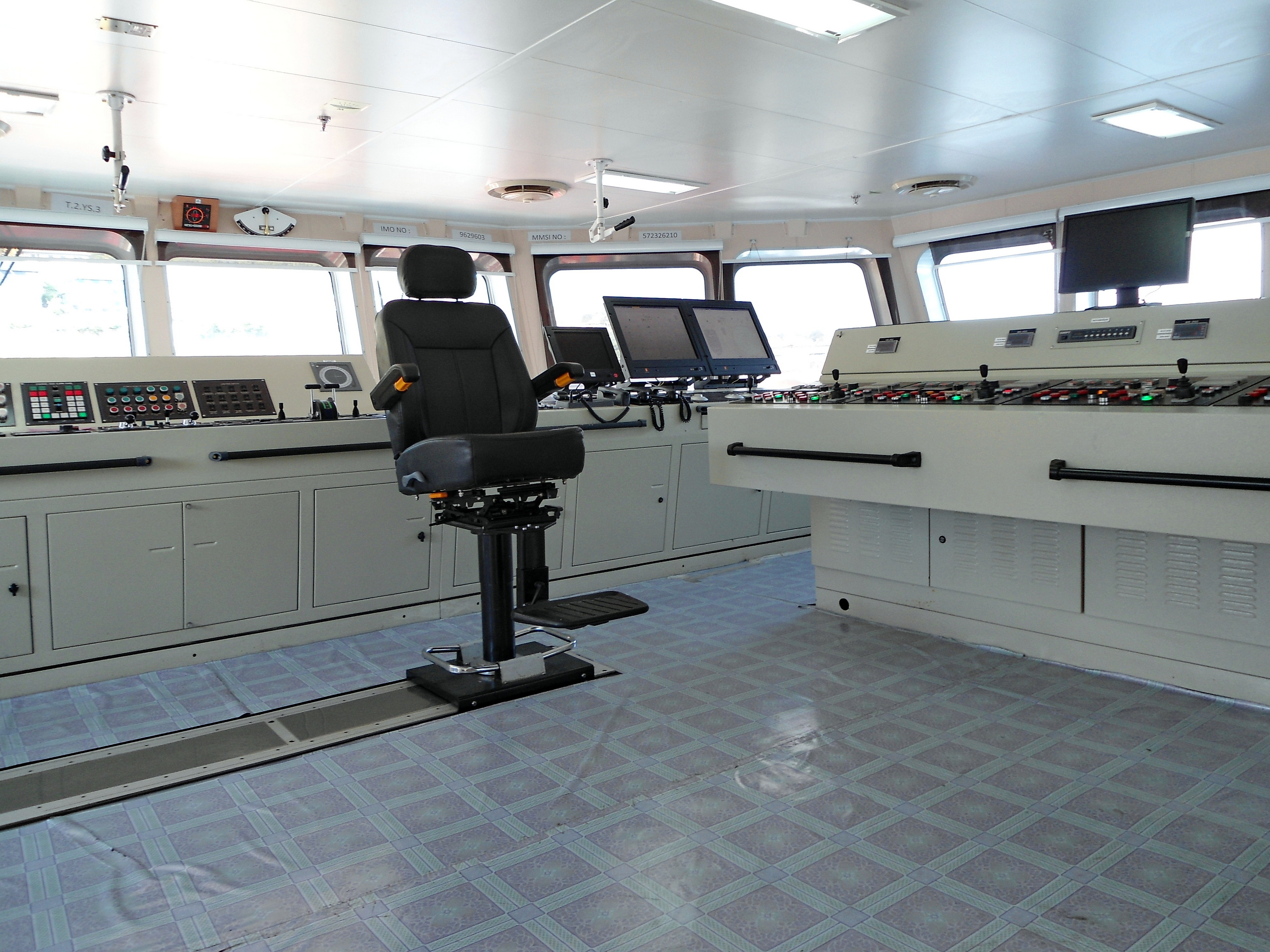 DSV AVIANNA / AFT BRIDGE