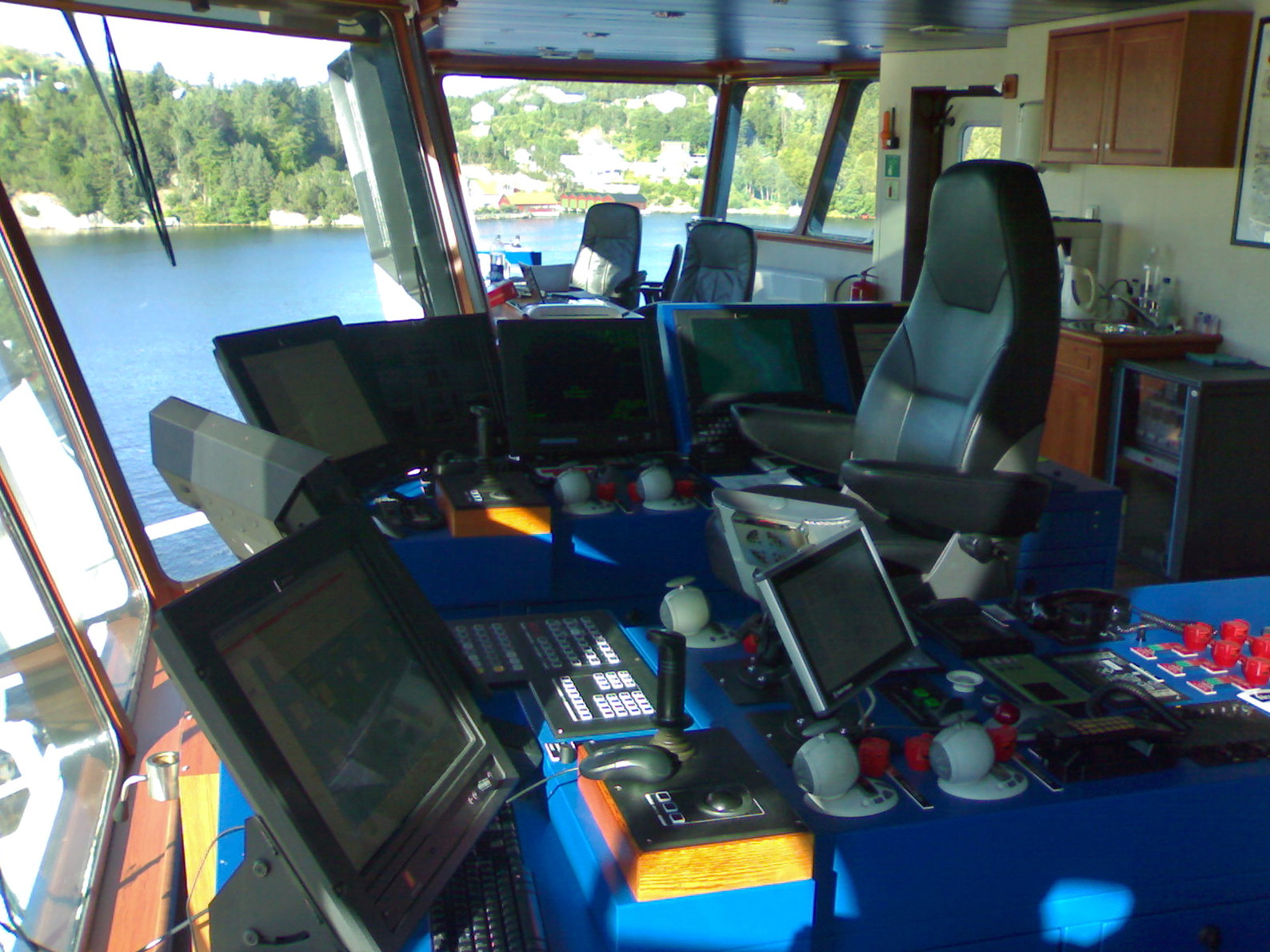 HUGIN EXPLORER