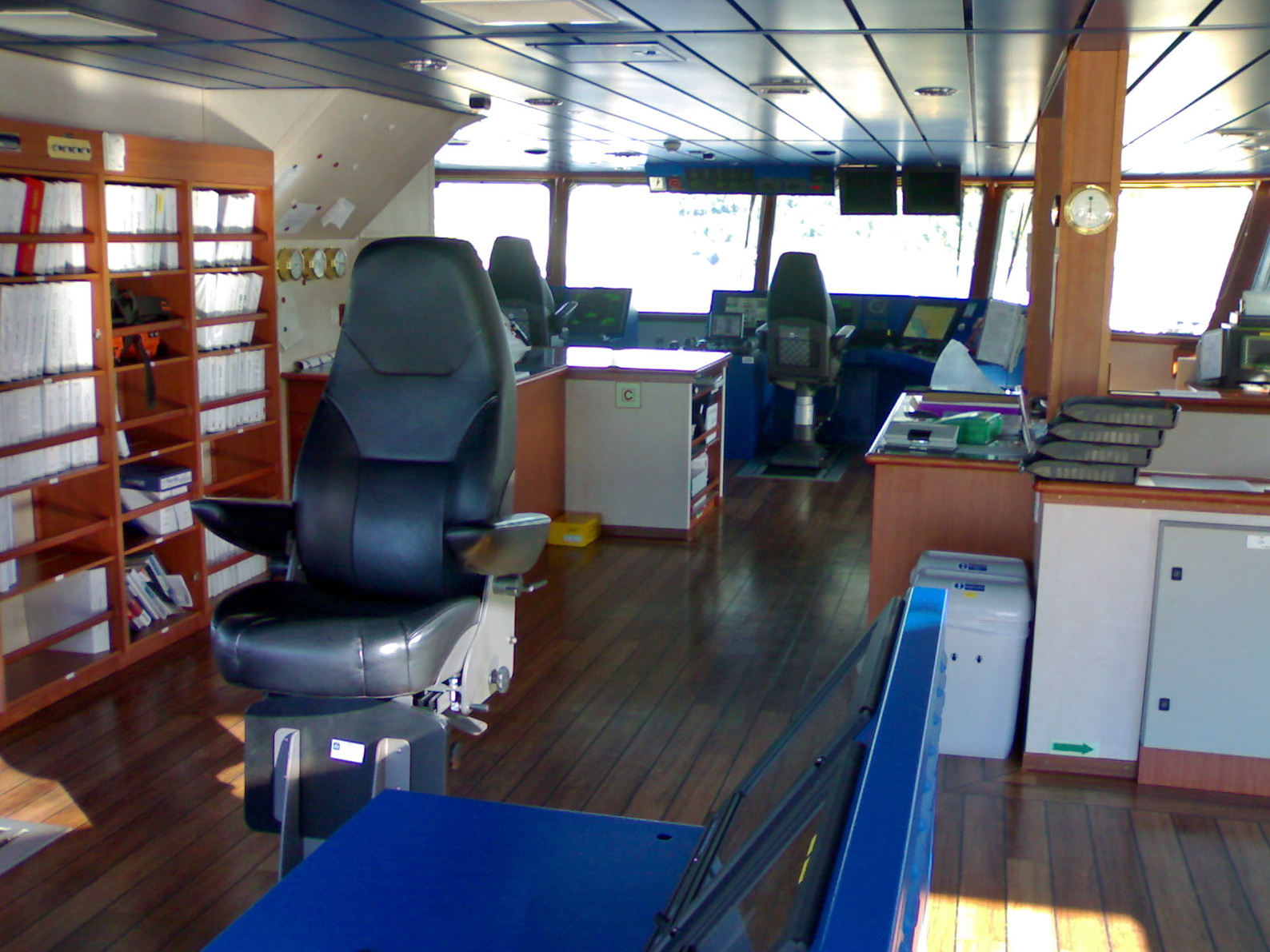HUGIN EXPLORER