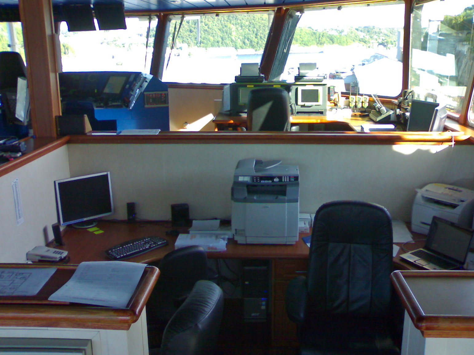 HUGIN EXPLORER