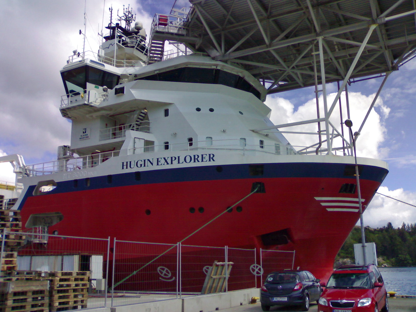 HUGIN EXPLORER