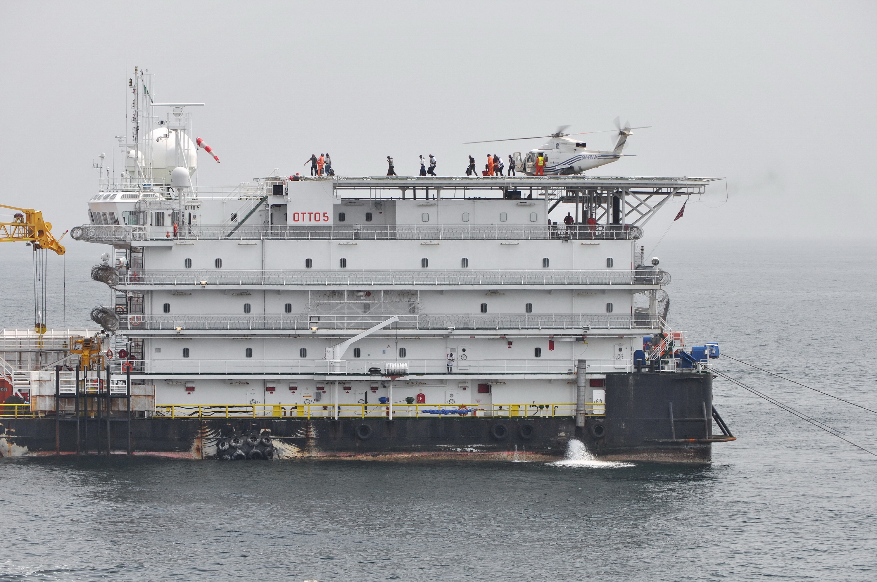 OTTO 5 OFFSHORE CREW CHANGE