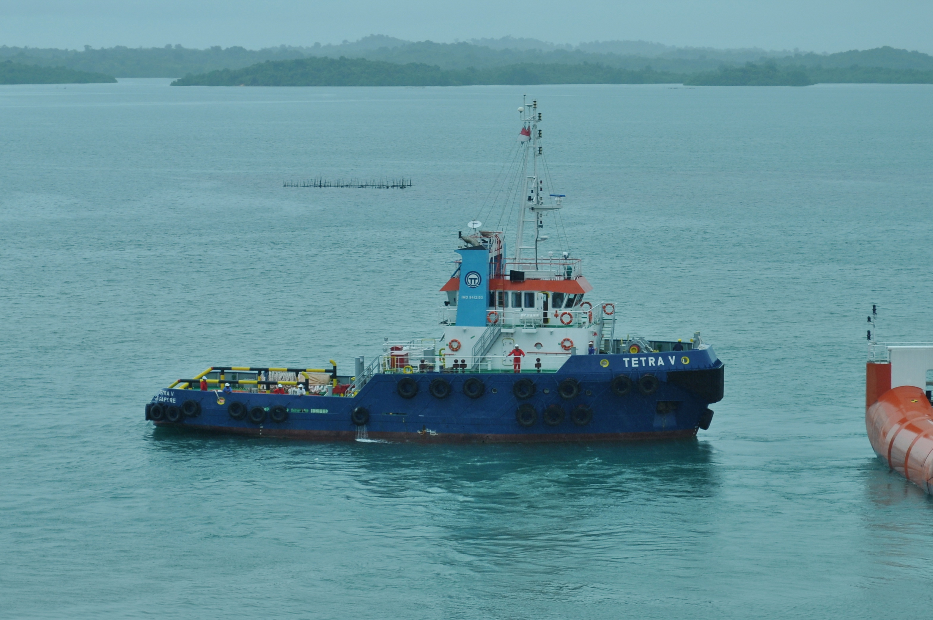TETRA V