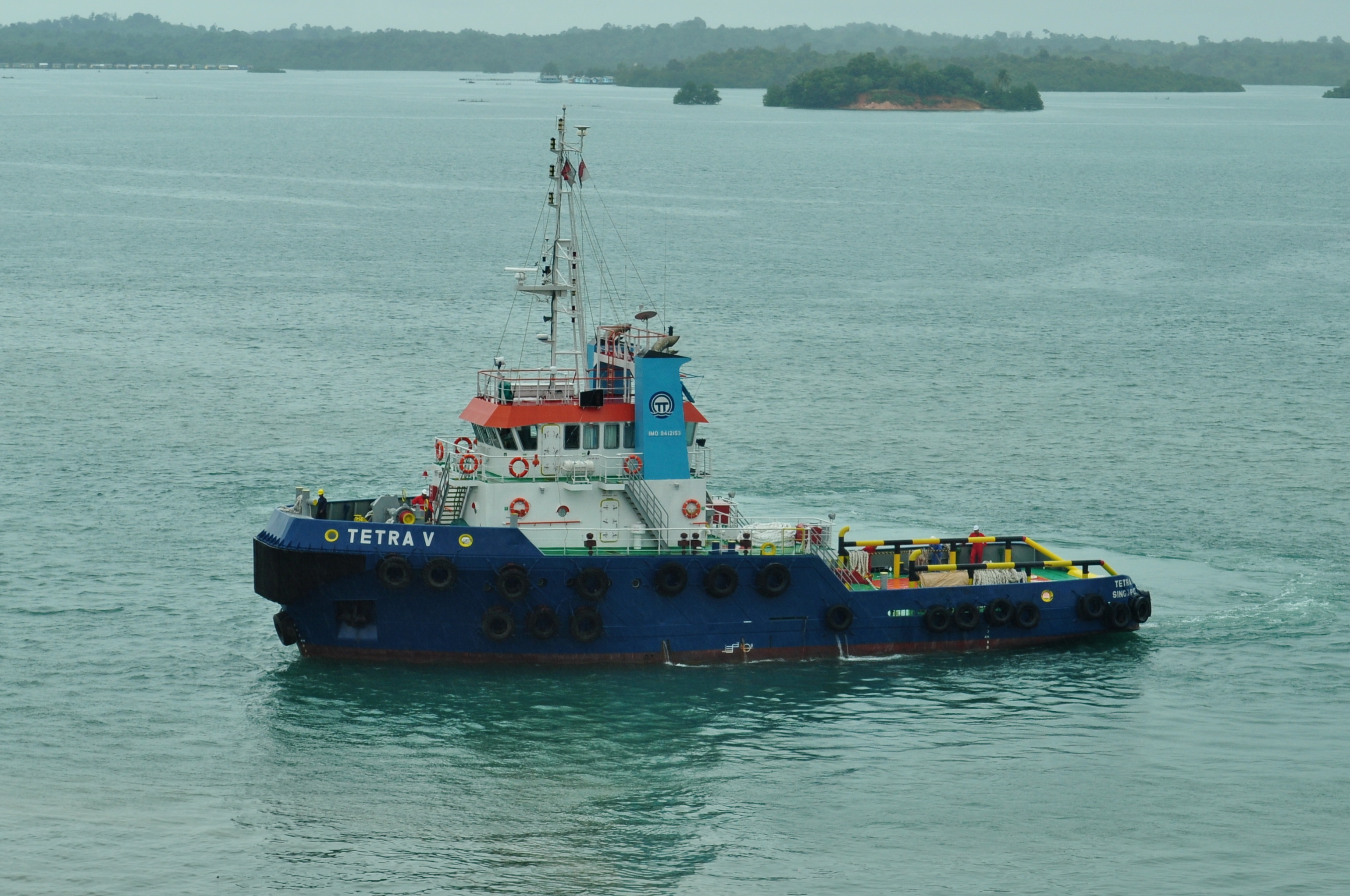 TETRA V